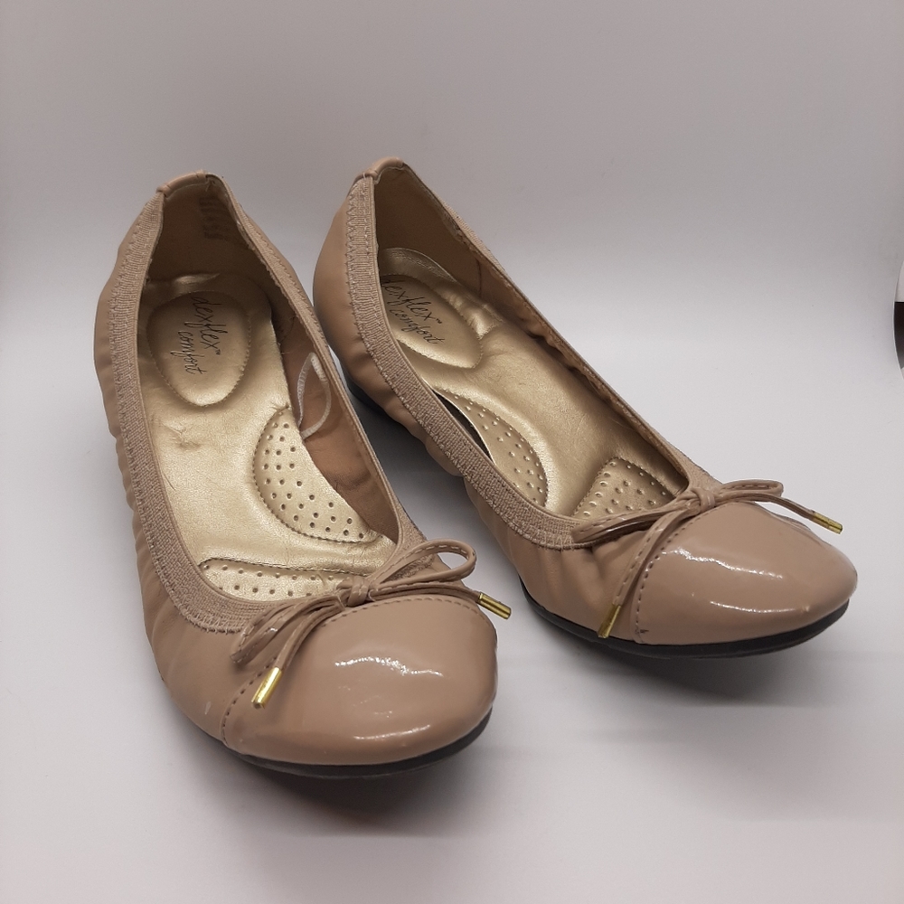 Dexflex comfort size 7 tan flats